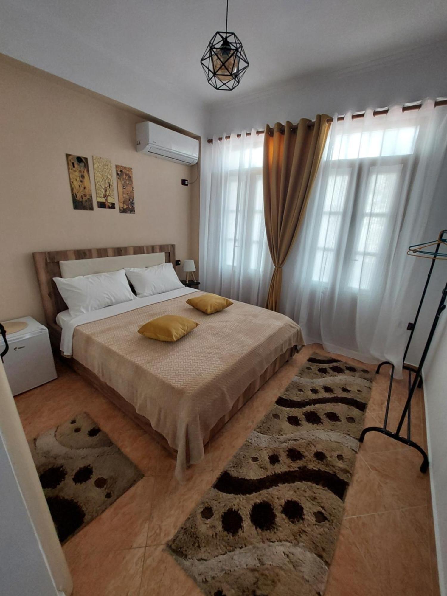 Godard Apartments Vlore Exterior photo
